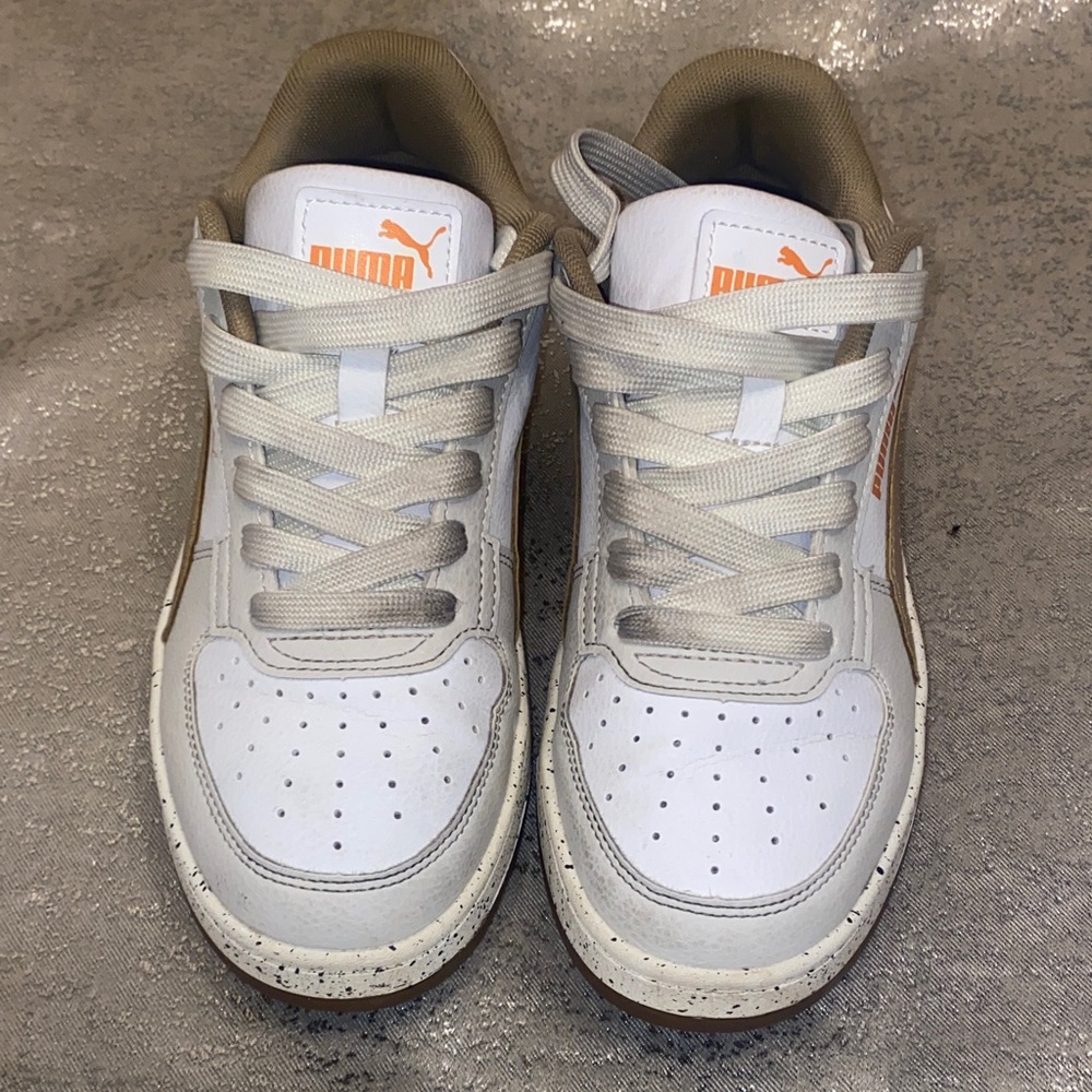 Puma Kids White and Tan Sneakers